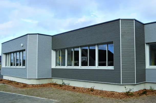 Façade bardage avec profils d’angle