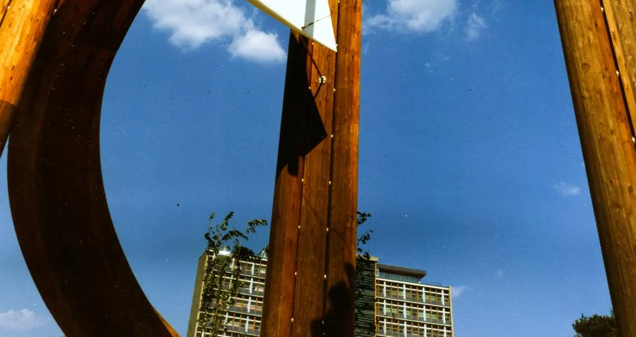 Arcs lamellé-collé, assemblages invisibles