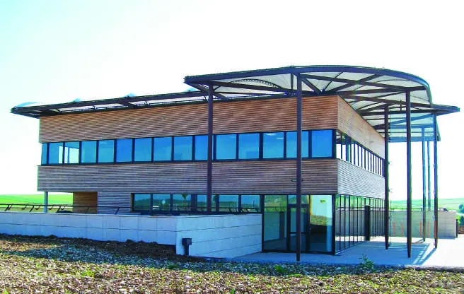 Bâtiment tertiaire, Openlam® mélèze